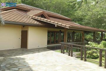 Samui Seaview Villa on Large Land at Santikhiri Estate