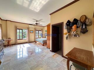 3 Bedrooms House Huay Yai H011527