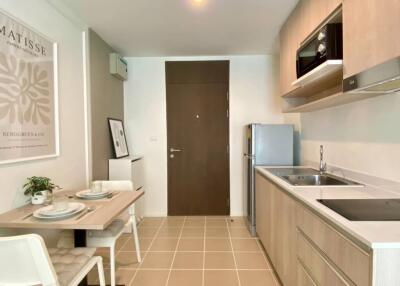 Studio 1 Bath 30.30 SQ.M Centrio Condo For Sale