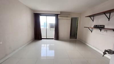 Condo Sukhumvit 61 Large Balconies