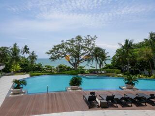 1 bedroom Condo in The Cove Wongamat
