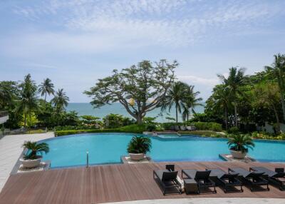 คอนโดนี้ มีห้องนอน 2 Bedrooms ห้องนอน  อยู่ในโครงการ คอนโดมิเนียมชื่อ The Cove 