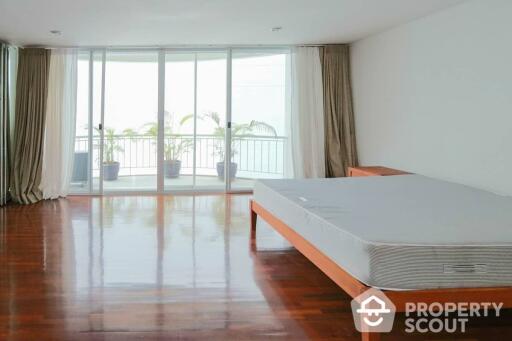 3-BR Apt. near BTS Surasak