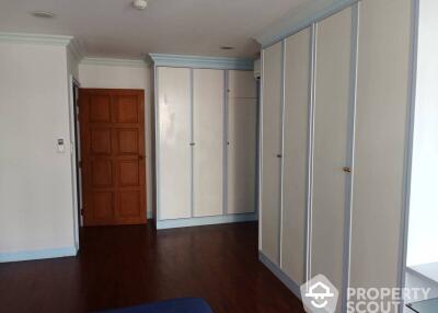 2-BR Apt. near MRT Sukhumvit