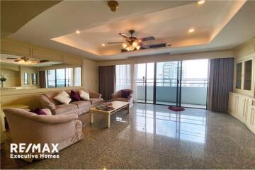 For Sale Spacious 4 bedrooms with balcony on 16 floor@Oriental Towers