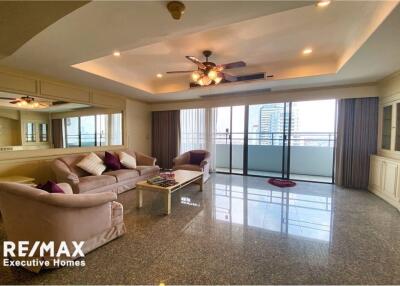 For Sale Spacious 4 bedrooms with balcony on 16 floor@Oriental Towers