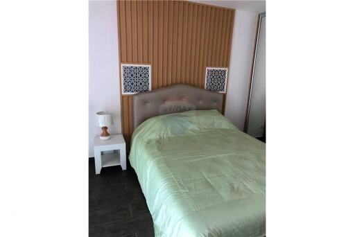 1 Duplex Bedroom near BTS Ekkamai for Rent