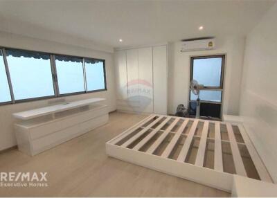 2 Spacious bedroom for rent close to BTS Saladaeng