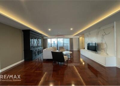 Newly renovated 3 bed for rent at BTS Asoke