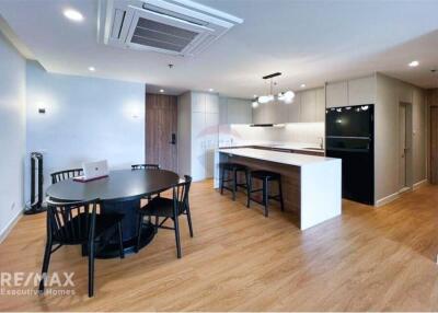 Newly Renovated High-Floor 2Beds / 2 Baths Condo with City Views - Near BTS Phloen Chit - 12 Mins Walk