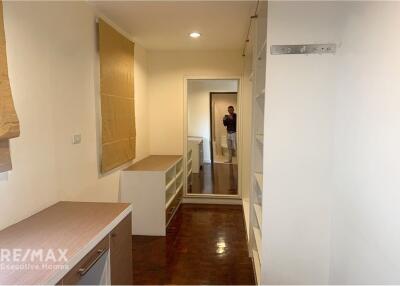 Spacious 2 Bedroom Condo near BTS Nana in Sukhumvit