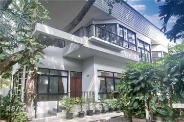 Luxurious 3 Bedroom Detached House with Pool Access in Thonglor