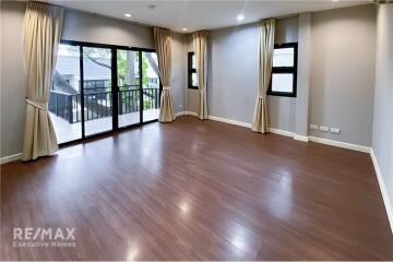 Luxurious 3 Bedroom Detached House with Pool Access in Thonglor