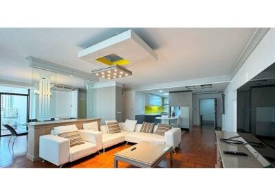 Renovated 2 Bed Condo for Rent at Prestige 49