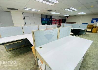 225 sqm office space for rent, high floor Suk 19