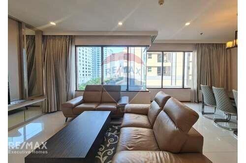 Spacious 3-Bedroom Condo with Maid