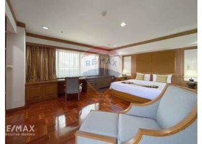 Luxurious 4-Bedroom Condo with Incredible Facilities in Phrom Phong
