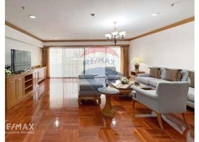 Luxurious 4-Bedroom Condo with Incredible Facilities in Phrom Phong