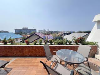 2 Bedrooms Condo in Panchalae Jomtien C011533