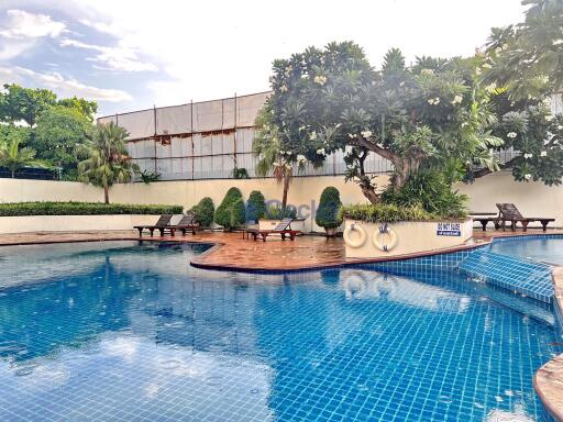 2 Bedrooms Condo in Panchalae Jomtien C011533