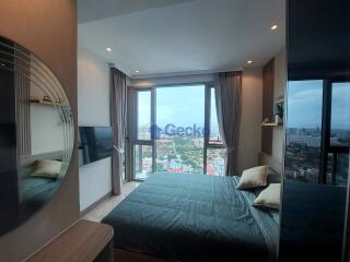 2 Bedrooms Condo in The Riviera Ocean Drive Jomtien C011530