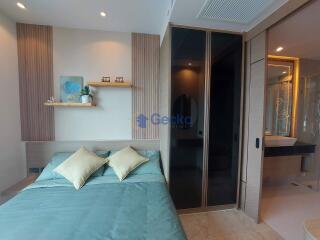 2 Bedrooms Condo in The Riviera Ocean Drive Jomtien C011530