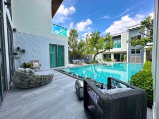 6 Bedrooms House in 98 Lake Ville Mabprachan East Pattaya H011529