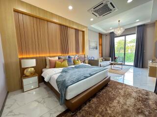 6 Bedrooms House in 98 Lake Ville Mabprachan East Pattaya H011529