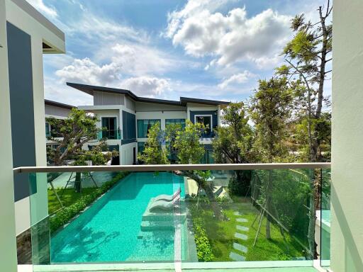 6 Bedrooms House in 98 Lake Ville Mabprachan East Pattaya H011529