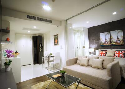 Condo for Rent at Nara 9