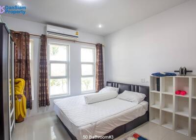 Nice 3-Bedroom Villa near Hua Hin at Baan Sam Phraya