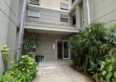 2-BR Condo at The Bangkok Narathiwas Ratchanakarint Condominium near BTS Chong Nonsi