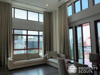 3-BR Condo at The Crest Ruamrudee near BTS Phloen Chit