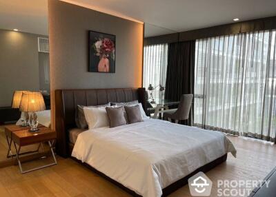 2-BR Condo at O2 Hip Condominium near BTS Phloen Chit