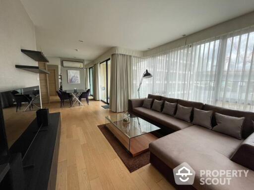 2-BR Condo at O2 Hip Condominium near BTS Phloen Chit