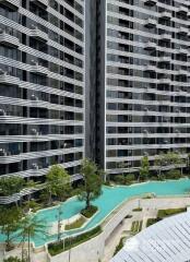 2-BR Condo at Ideo Mobi Sukhumvit Eastpoint near BTS Bearing