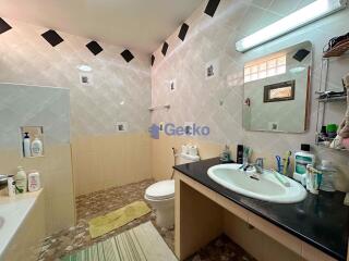 3 Bedrooms House East Pattaya H011534