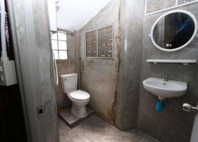 130 ตรม., 2 ห้องนอน, 3 ห้องน้ำ บ้าน ราคา ฿ 10,000/เดือน