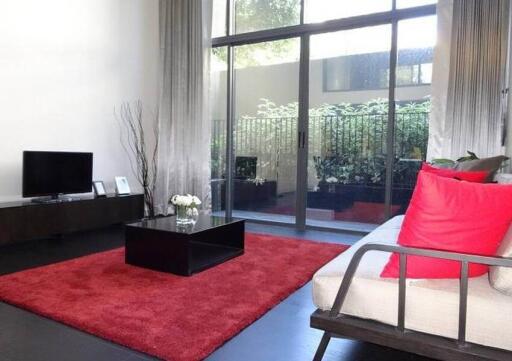 Siamese Gioia | Modern 3 Bedroom Property in Phrom Phong