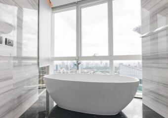Millennium Residence  Spacious 3 Bedroom Penthouse in Asoke