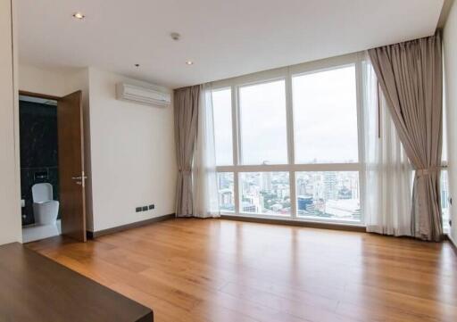Millennium Residence  Spacious 3 Bedroom Penthouse in Asoke