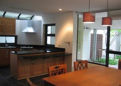 Spacious 3 Bedroom House For Rent in Sathorn