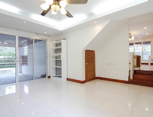 JSK Mansion  4 Bedroom House For Rent in Thonglor