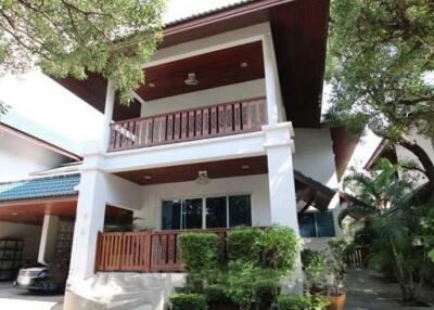 JSK Mansion  4 Bedroom House For Rent in Thonglor