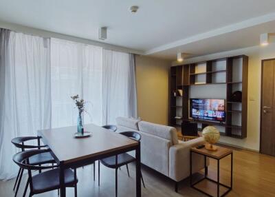 2 Bedroom For Rent in Maestro 02 Phloen Chit