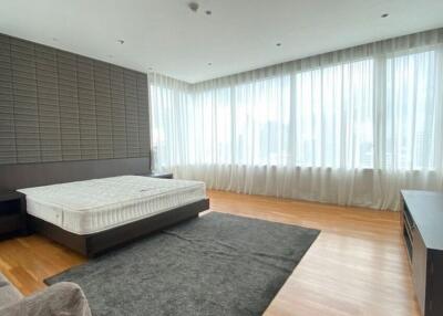 3 Bedroom For Rent in The Royal Saladaeng Silom