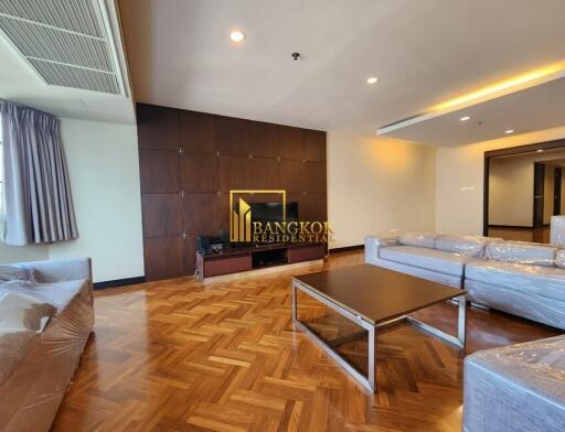 Baan Suanpetch | 3 Bedroom Condo For Rent in Phrom Phong