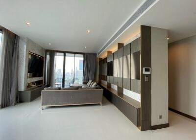Q Sukhumvit | 3 Bedroom Luxury Condo in Nana