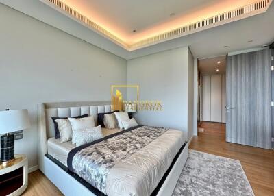 Sindhorn Tonson  Opulent 1 Bedroom Luxury Condo in Chidlom