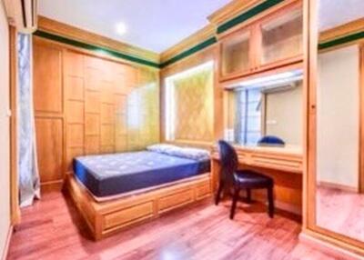 Baan Klang Krung Siam  Elegant 2 Bedroom Condo in Pathumwan